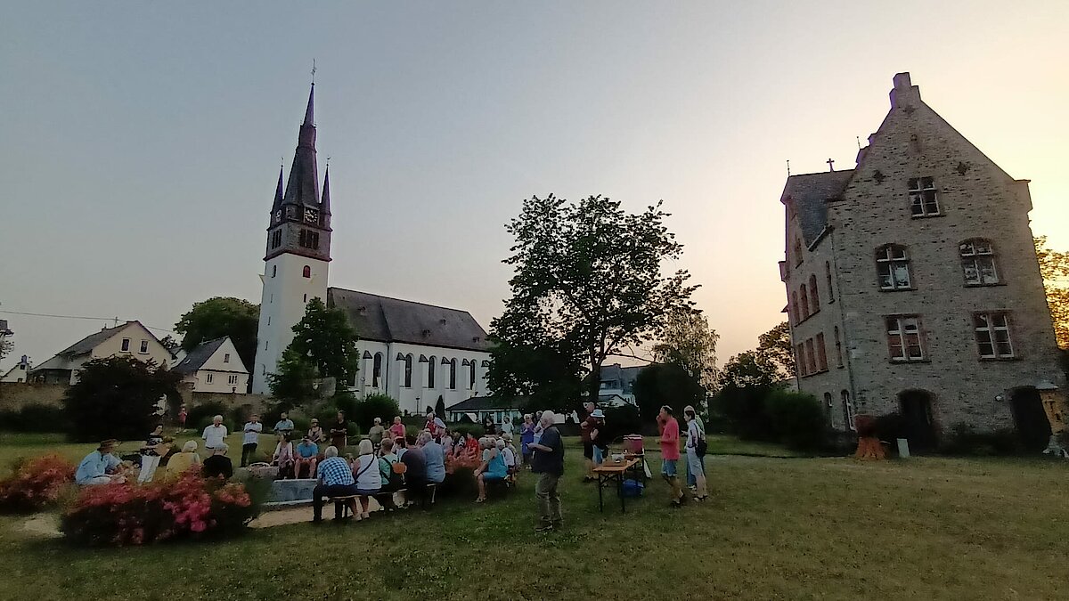 Sommerlicher Abendspaziergang